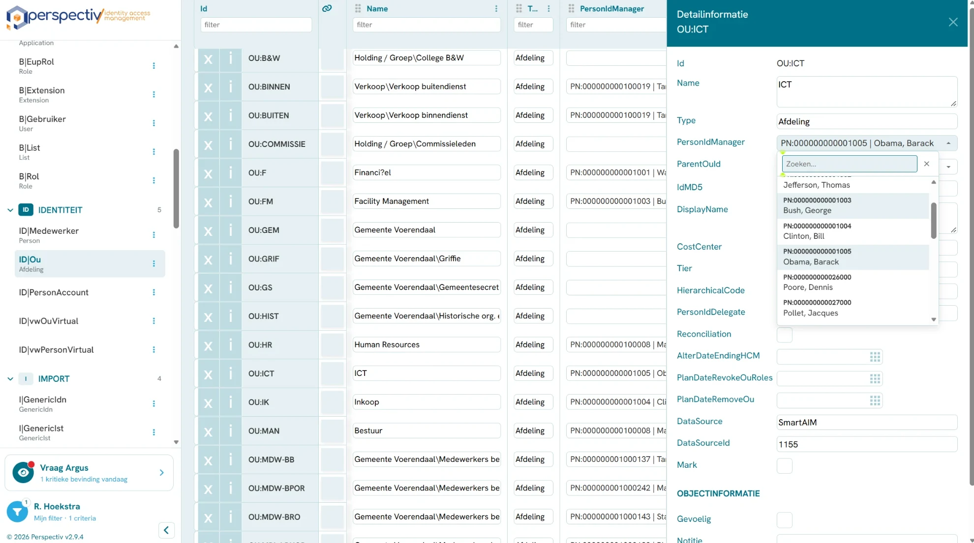 Beheer van afdelingen in P/Identity, met detailinformatie waarin een manager aan een afdeling wordt toegewezen